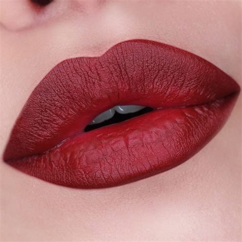 The Slim Matte Lipstick Latex Love Edition 